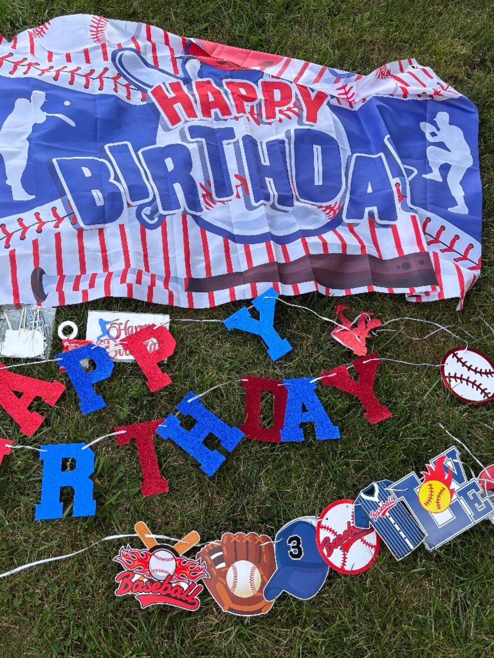 Baseball birthday party decor